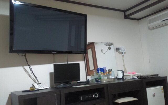Nine Hotel