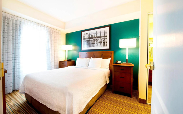 Residence Inn by Marriott Mississauga - Airport Corporate Centre West