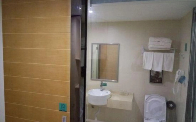 Yuanmeng Express Hotel (Shenzhen Guanlan Zhangge)