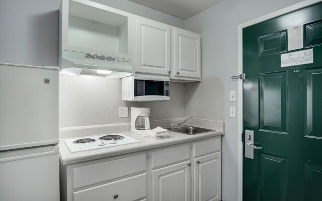 Savannah Suites - Arvada, Colorado