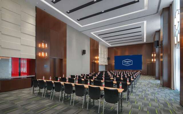 Hampton by Hilton Hebi Railway Station