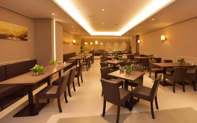 Home Inn Plus (Harbin Central Street)