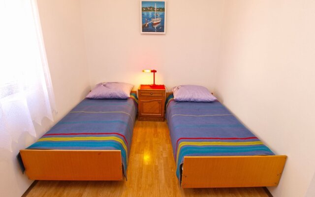 Apartments Biskupije 940