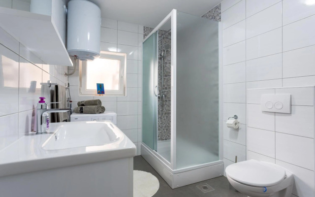 Apartments Lidija - see view with private hot tub and split level apartment with garden