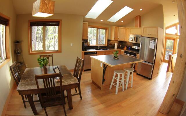 Black Bear Guesthouse