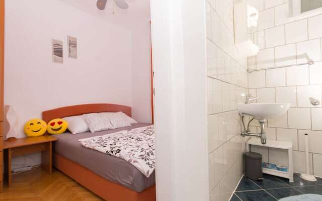 Quaint Holiday Home in Mastrinka With Balcony