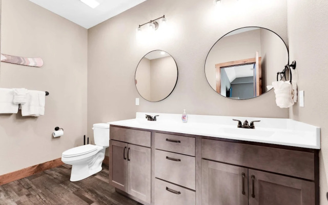 Luxury 7-bedroom Home With Hot Tub Fireplace