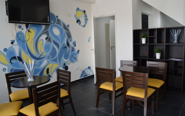 Happy Porto Hostel & Apartments