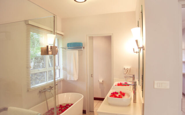 Plage Bleue Beachfront Apartments By Lov