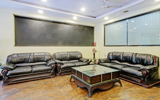 OYO Townhouse 81794 Banjara Hills