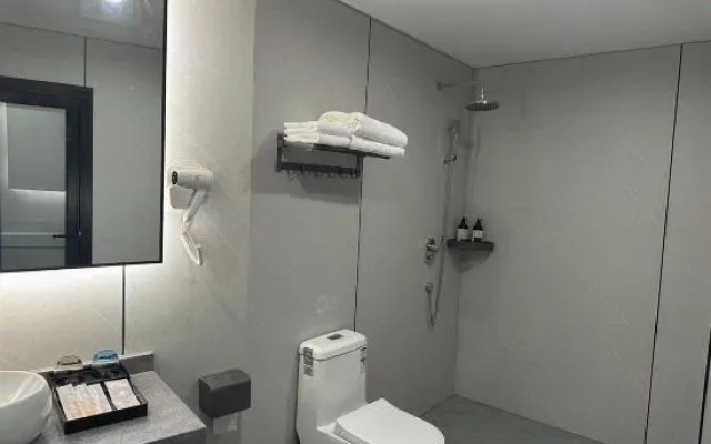 Fenglin Hotel