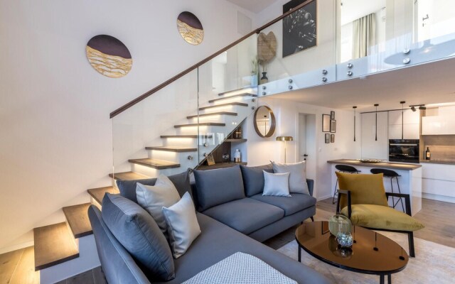 Amazing Home in Supetar With Jacuzzi, Wifi and 2 Bedrooms