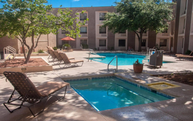 Windemere Hotel & Conference Center