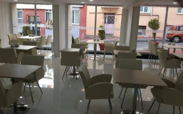 Cinas Hotel
