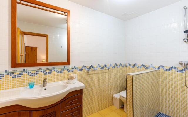 HolidayVilla Marina 2- Beachfront, Wifi , Sea View by Holidayshome