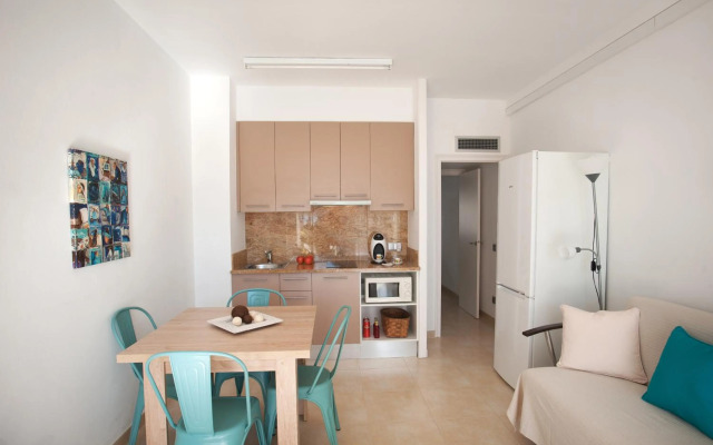 Apartamento a pie de playa, climatizado y parking