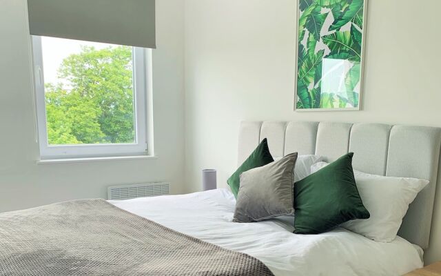 Top Floor - Serviced Apartments