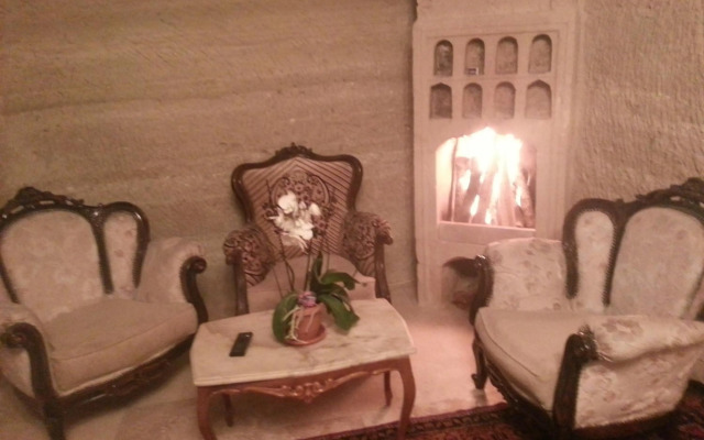 Family Cave Suites Hotel