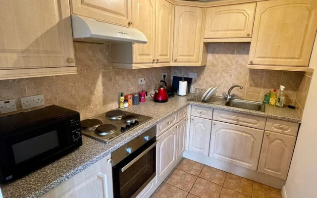 Simple & Sleek 1BD Flat Nice Views of Swansea Bay