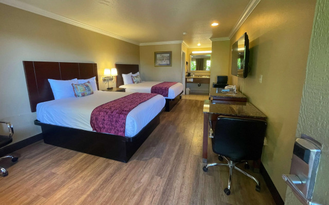 Travelodge by Wyndham Costa Mesa Newport Beach Hacienda