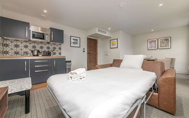 Mercure White Hart Hotel Salisbury and Apartments