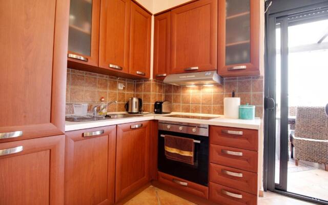 Luxury 2br apartment 50m from beach