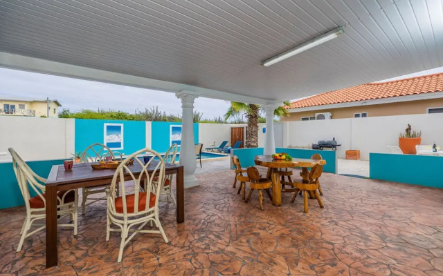 2br2ba Home w Private Pool Close 2 Beach BBQ