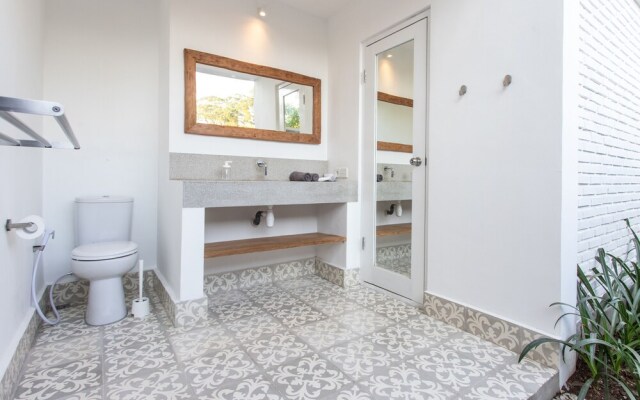 White Studio Villa