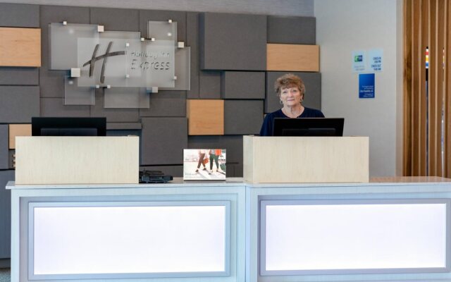 Holiday Inn Express Calhoun South by IHG