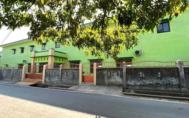 Hotel O Kost Gowa Near Gowa