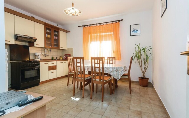 Nice Apartment in Vir With 3 Bedrooms