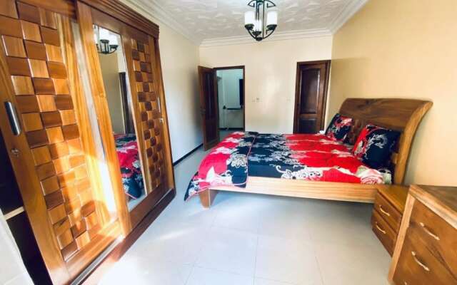 Mam Lovely 3-bed Apartment in Dakar-almadies