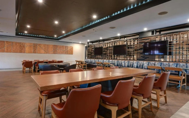 DoubleTree by Hilton Denver International Airport