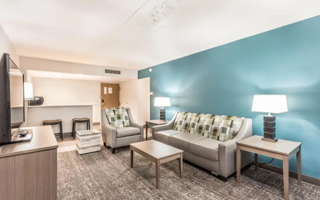 EverSpring Inn & Suites Marshall