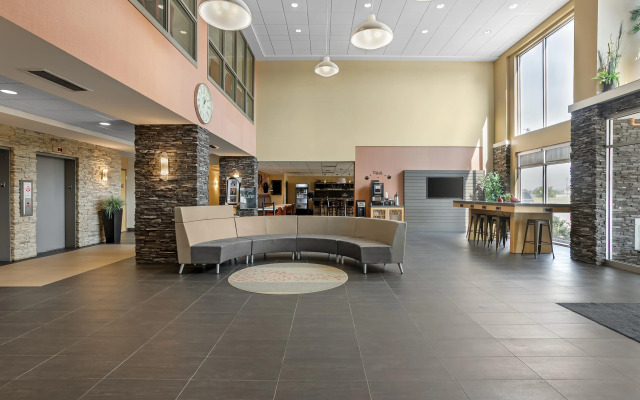 Best Western Plus Airport Inn & Suites