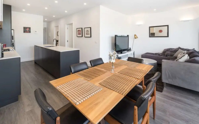 Executive 2br Caulfield North