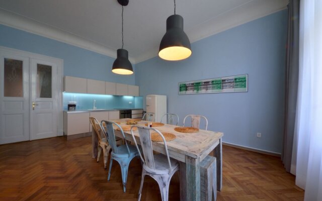 Apartment Pařížská 1
