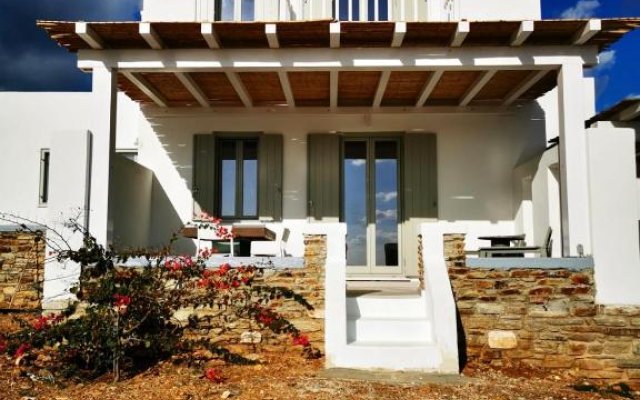 One bedroom appartement with sea view and enclosed garden at Antiparos 1 km away from the beach