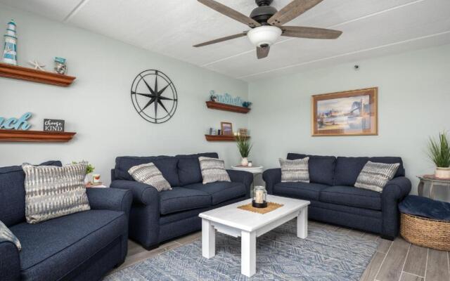 Beachcomber 304, 2BRs, Pool, Beach, Near Mayo Clinic, Sleeps 4
