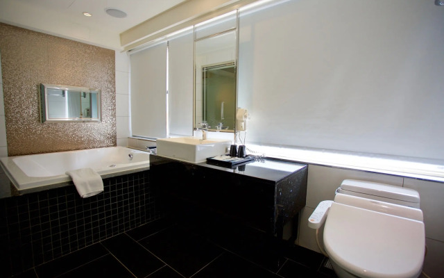 V one Hotel