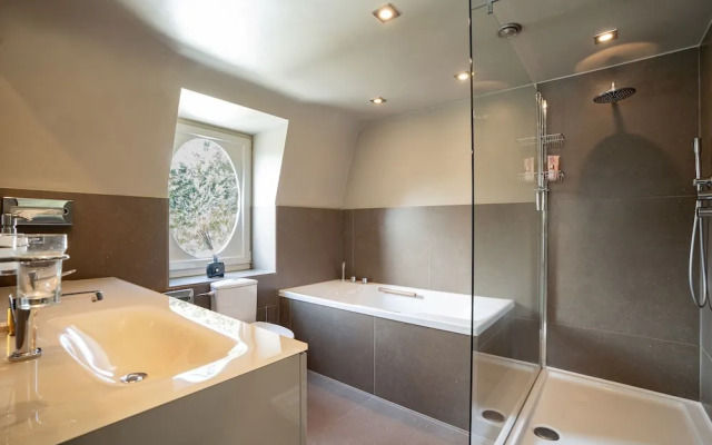 Waterloo Garden residence