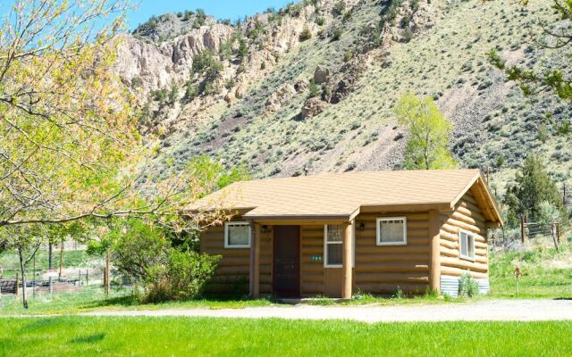 Yellowstone Hot Spring Cabins
