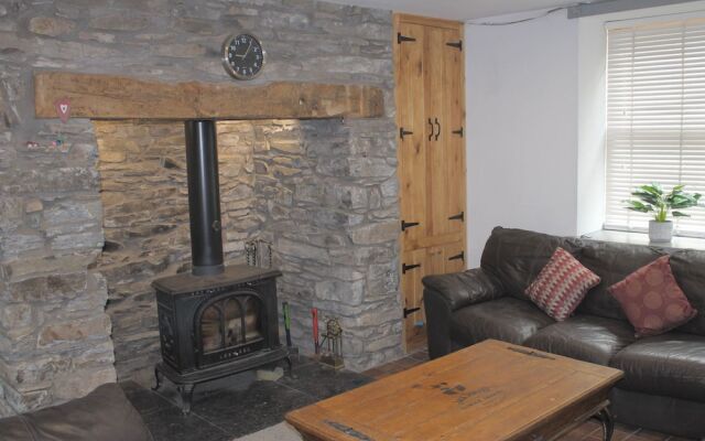 Brackendale Luxury Townhouse, hot Tub,sauna, Games