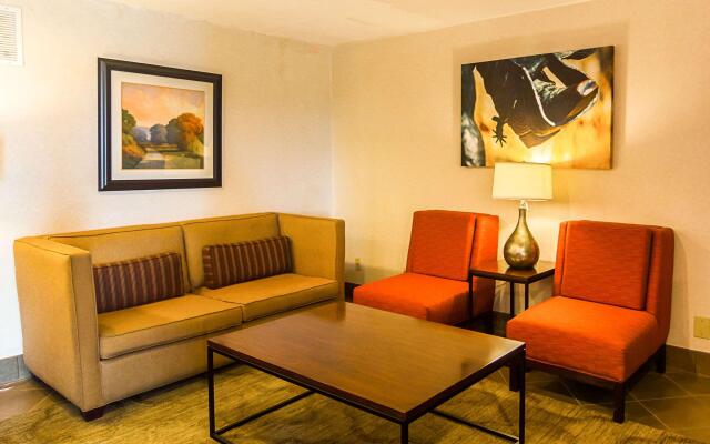 Quality Inn & Suites Garland - East Dallas