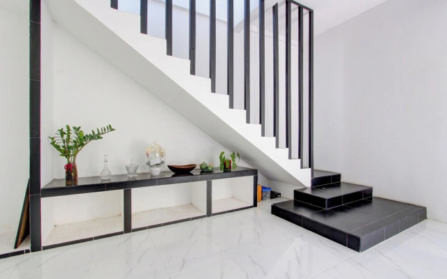 OYO 93885 D'harjo Guesthouse