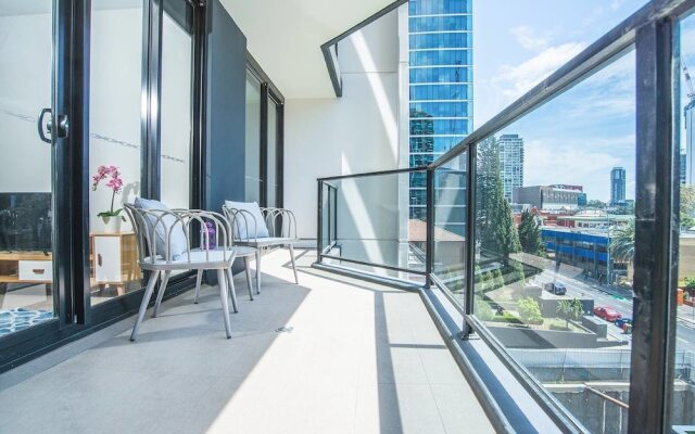 Modern And Chic Apartment Next To Parramatta Station