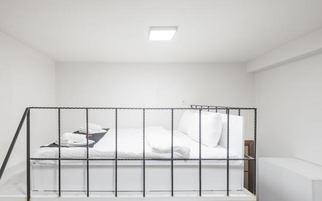 The Red Tent Suite 88