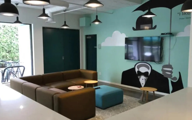 Backpacker College at EC Vancouver: APT Living