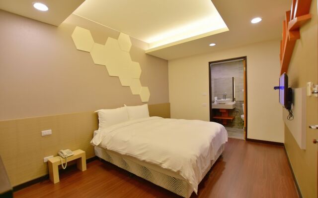 Ruocing Hot Spring Hotel