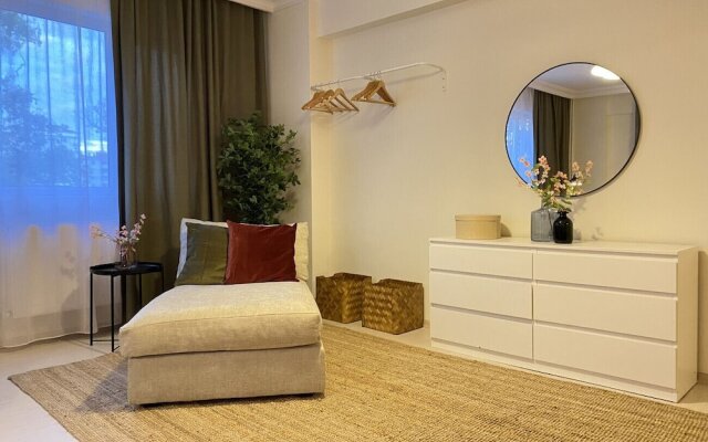 Missafir Modern Flat With Balcony on Bagdat Street